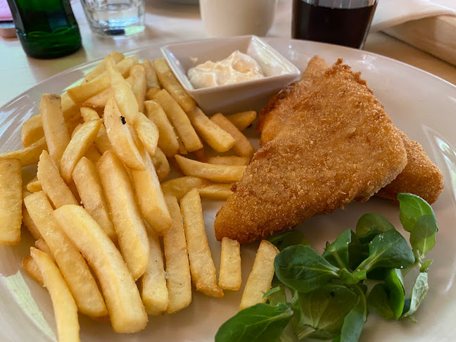 RIVERSIDE RESTAURANT - Gastronómia a pohostinstvo