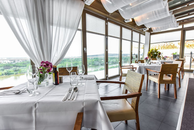 Restaurant Parlament - Gastronómia a pohostinstvo