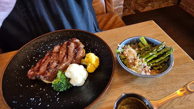 Meet Meat Restaurant & Bar - Gastronómia a pohostinstvo