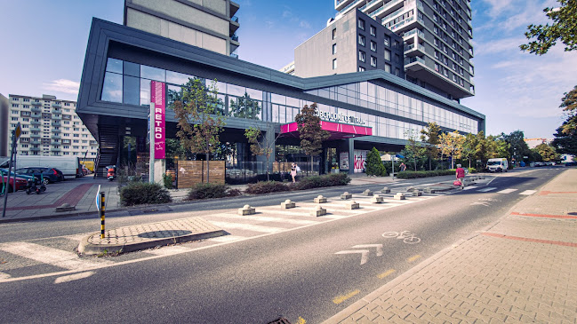 Wine Bar & Tapas by Provino - Gastronómia a pohostinstvo