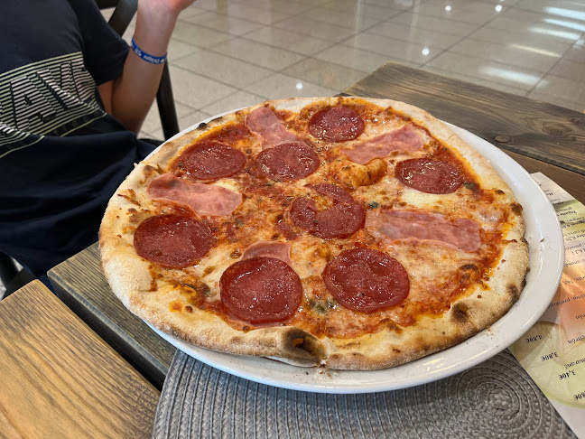 Opinii despre Chilli Pizza Pub în Banská Bystrica - Gastronómia a pohostinstvo