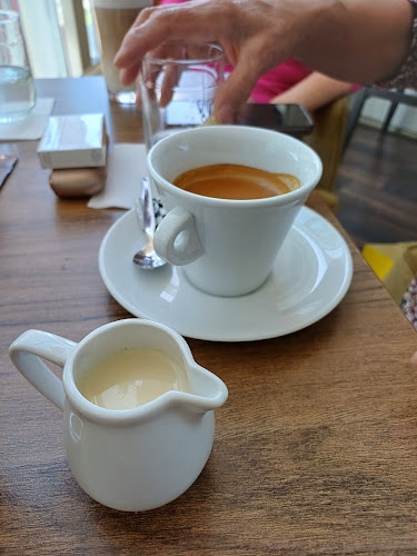 Opinii despre Patio Cafe în Staré Mesto - Gastronómia a pohostinstvo