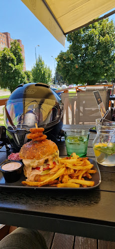 Šustekova 2, 851 04 Petržalka