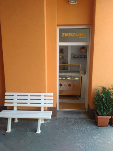 Pagáče a zmrzlina v pasáži - Bratislava