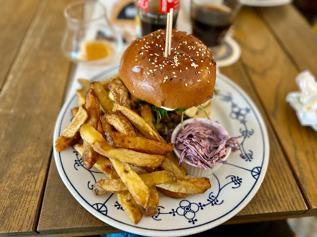 Opinii despre Mestský hostinec în Trenčín - Gastronómia a pohostinstvo