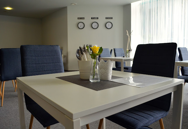 RIVERSIDE Café & Restaurant - Gastronómia a pohostinstvo