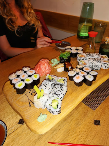 MOE SUSHI & BAR - Gastronómia a pohostinstvo