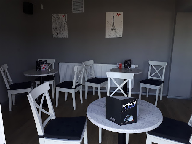 Opinii despre Kaviareň Fialka în Žarnovica - Gastronómia a pohostinstvo