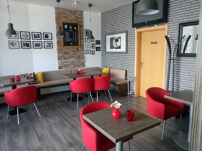 Comentarii opinii despre Aston Caffe