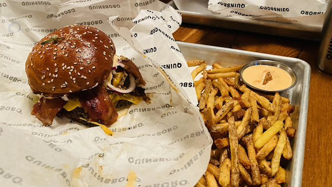 Opinii despre QUINSBORO în Bratislava - Gastronómia a pohostinstvo