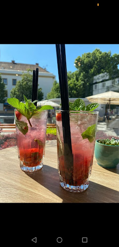 Comentarii opinii despre Julyard