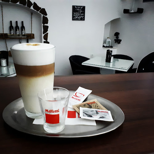 LOUZZIANA coffee bar & restaurant