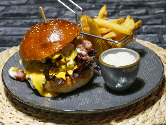 Lampáreň event Bar & Disco Restaurant