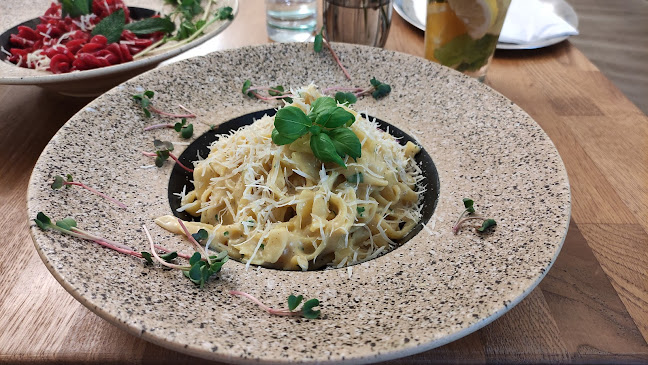 Opinii despre OPERA Prosecco Bar în Banská Štiavnica - Gastronómia a pohostinstvo