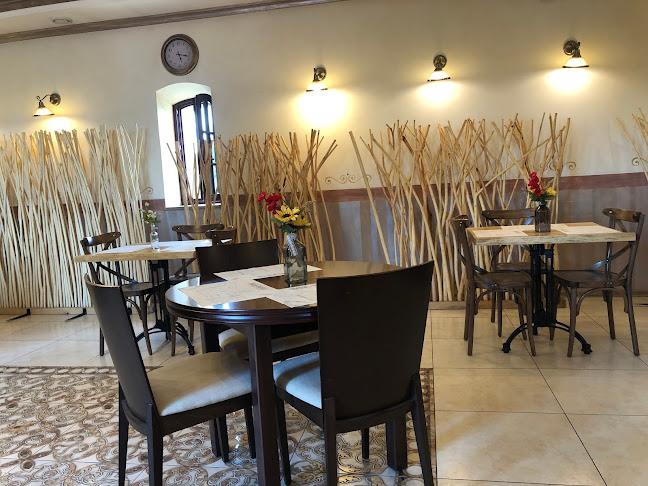 Kaštieľ gróf Zichy - Gastronómia a pohostinstvo