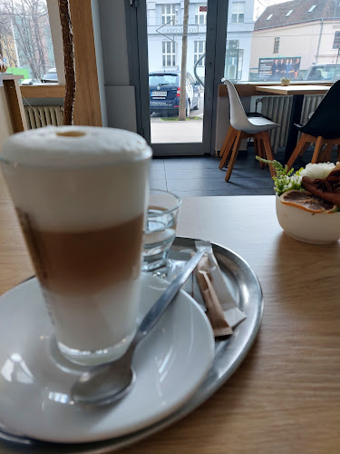 Odborárske námestie 2, 811 07 Bratislava