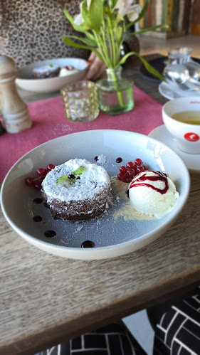 Savage Bistro Bar & Restaurant