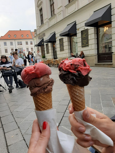 Opinii despre Zmrzlina Gelato în Staré Mesto - Gastronómia a pohostinstvo
