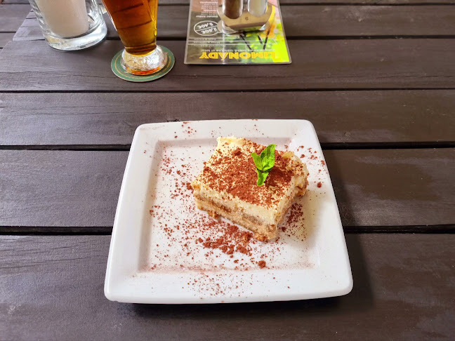 Opinii despre Nostalgia Café & Restaurant în Ružinov - Gastronómia a pohostinstvo