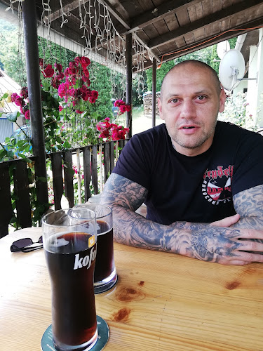 Presso pod skalou - Háj