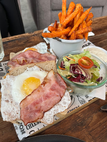 Yellow Point Bistro - Dubnica nad Váhom