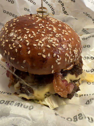 Comentarii opinii despre QUINSBORO