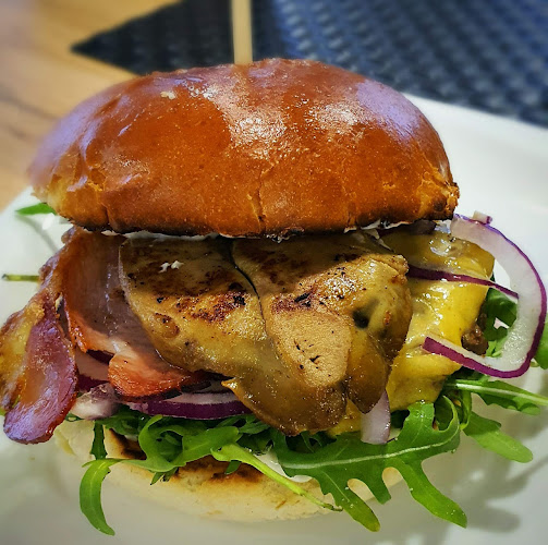 BÁZIS Restaurant & Pizzeria - Gabčíkovo