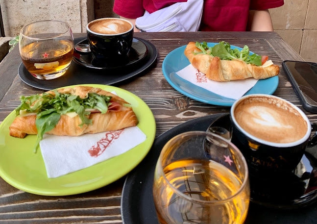 Pavlovičovo námestie 9, 080 01 Prešov