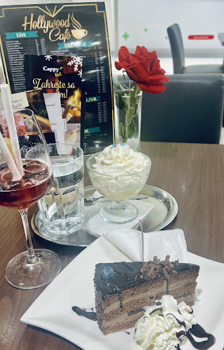 Hollywood Café (OC Max) - Gastronómia a pohostinstvo
