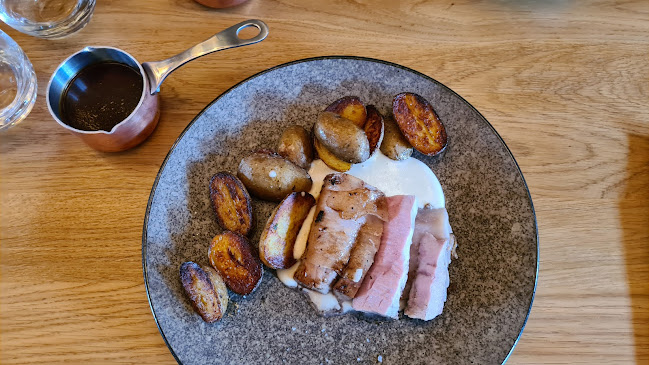 Meet Meat Restaurant & Bar