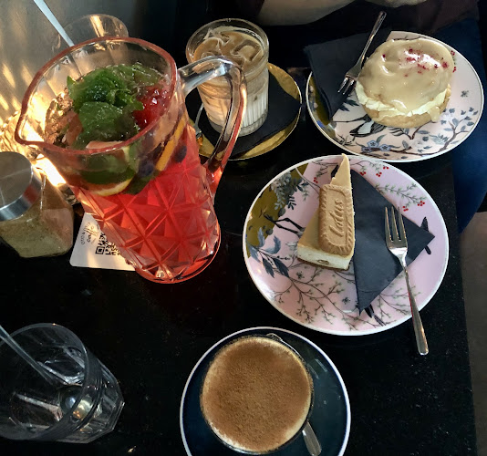 Oto Cafe - Gastronómia a pohostinstvo