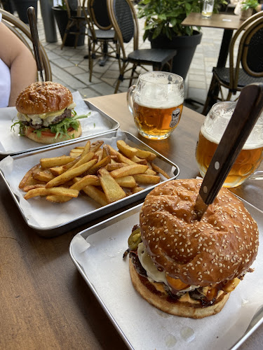 Opinii despre Fat Louis Burger în Bratislava - Gastronómia a pohostinstvo