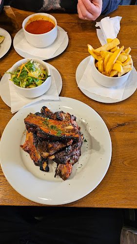 Hrdinov Slovenského národného povstania 17, Podstráne, 036 01 Martin