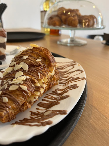 Pause Coffee & Sweets