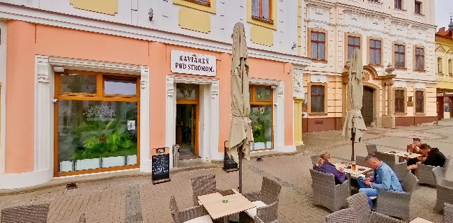 Opinii despre Kaviareň pod stromom în Banská Bystrica - Gastronómia a pohostinstvo