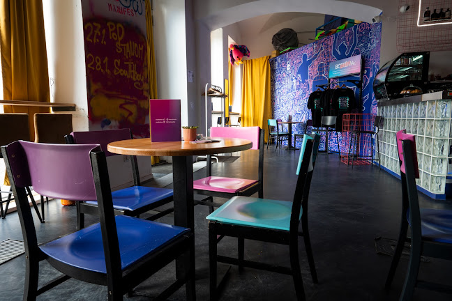 Comentarii opinii despre Manifest