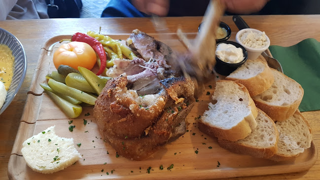 Gorkého 210, 811 01 Bratislava