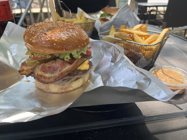 Whoper Burger - Gastronómia a pohostinstvo