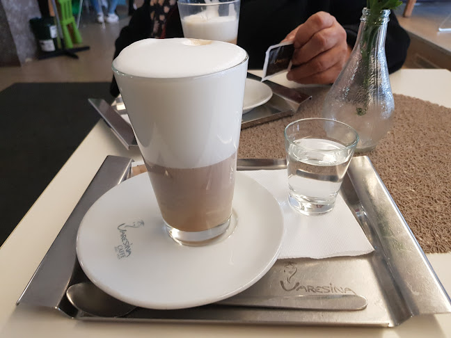 Opinii despre Café Kolonáda, Caffe Family în Piešťany - Gastronómia a pohostinstvo