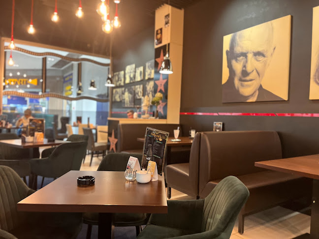 Opinii despre Hollywood Café (OC Max) în Poprad - Gastronómia a pohostinstvo