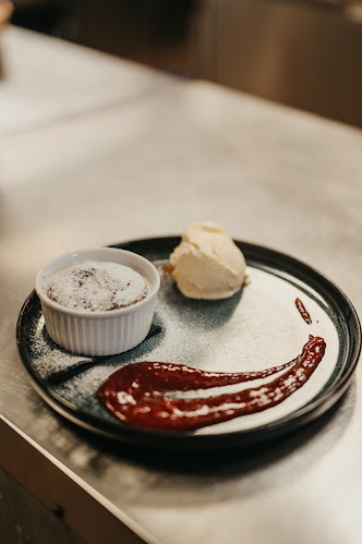 Bistro-Bar-Marina - Gastronómia a pohostinstvo