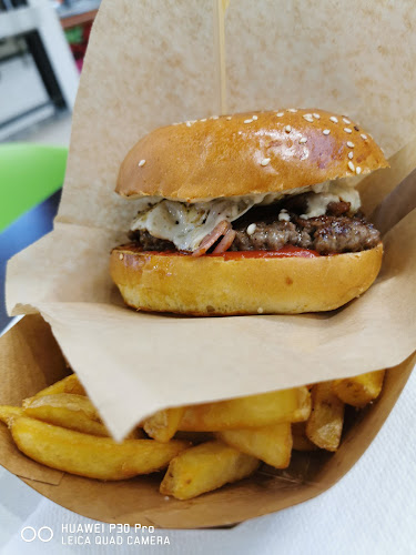 Loco Burgers & Sandwiches - Gastronómia a pohostinstvo