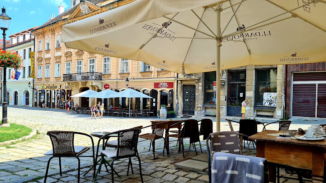 Café L'Aura & Antik art shop - Bratislava