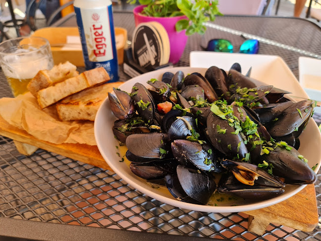 Opinii despre BAZZI BISTRO Hamuliakovo în Hamuliakovo - Gastronómia a pohostinstvo