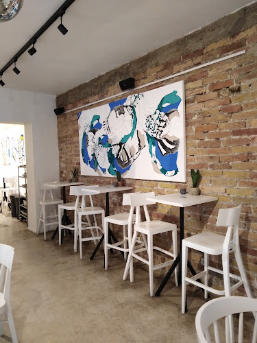 Opinii despre Street Food & Cafe Possonium în Bratislava - Gastronómia a pohostinstvo