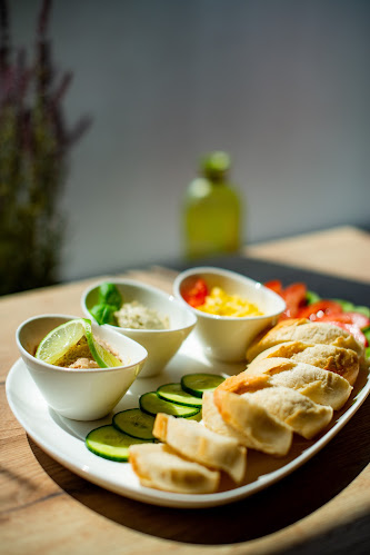 Comentarii opinii despre BIZY Cafee & Lounge