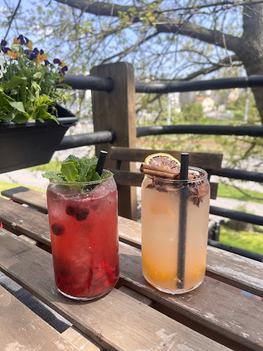 Comentarii opinii despre Kontajner na Riviére II