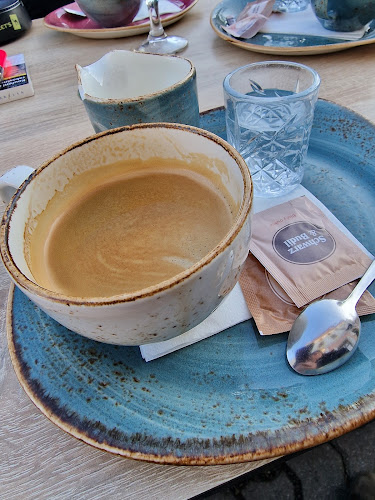 Kaviareň pod stromom - Gastronómia a pohostinstvo