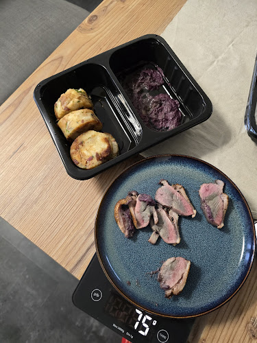 Frais restaurant, coctails, vine