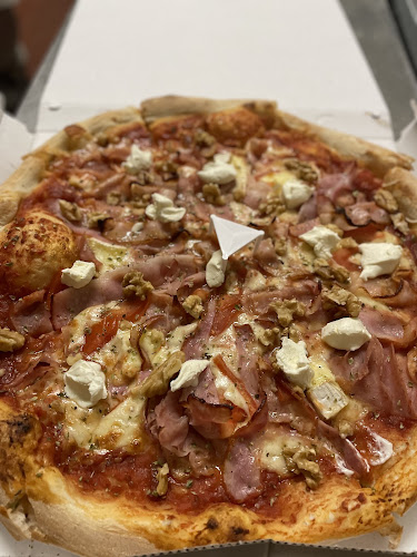 La Primavera Pizzeria - Gastronómia a pohostinstvo